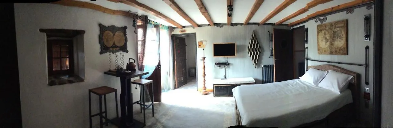 Chambre Steampunk Jules Vernes 0*, Bosbonparent France